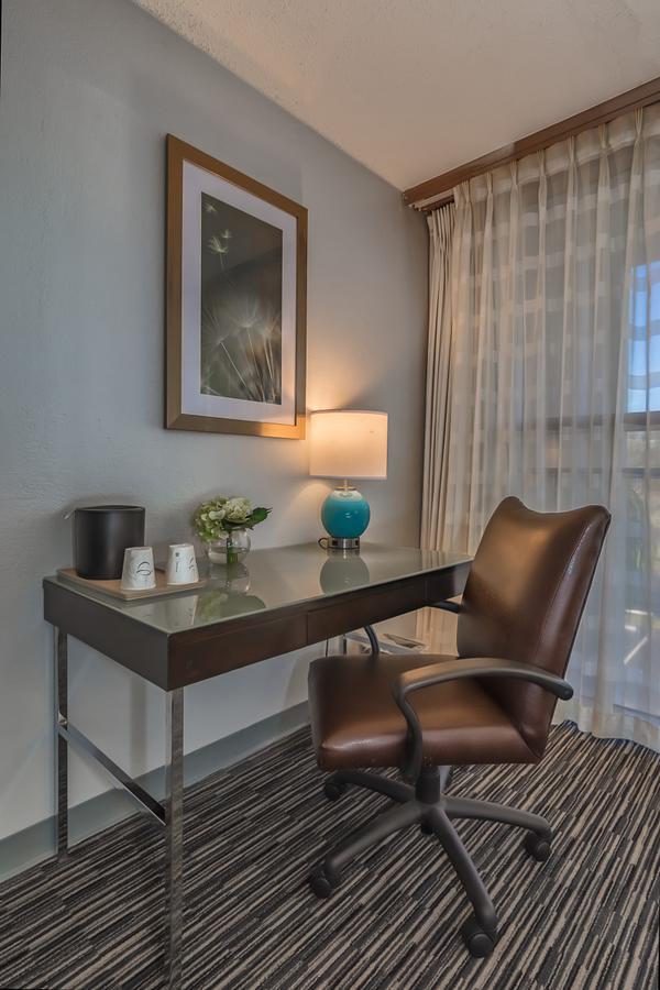 Sawgrass Grand Hotel And Suites Sports Complex Sunrise Rom bilde